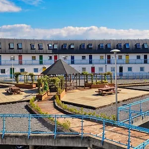 Private Double Bedroom In Front Of The Port - Séjour chez l'habitant